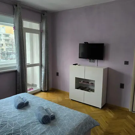 شقة за нощувка, център!